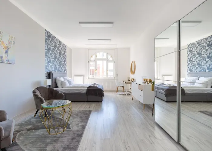 Designer Apartment On The Budapest Broadway With 2Br And Ac