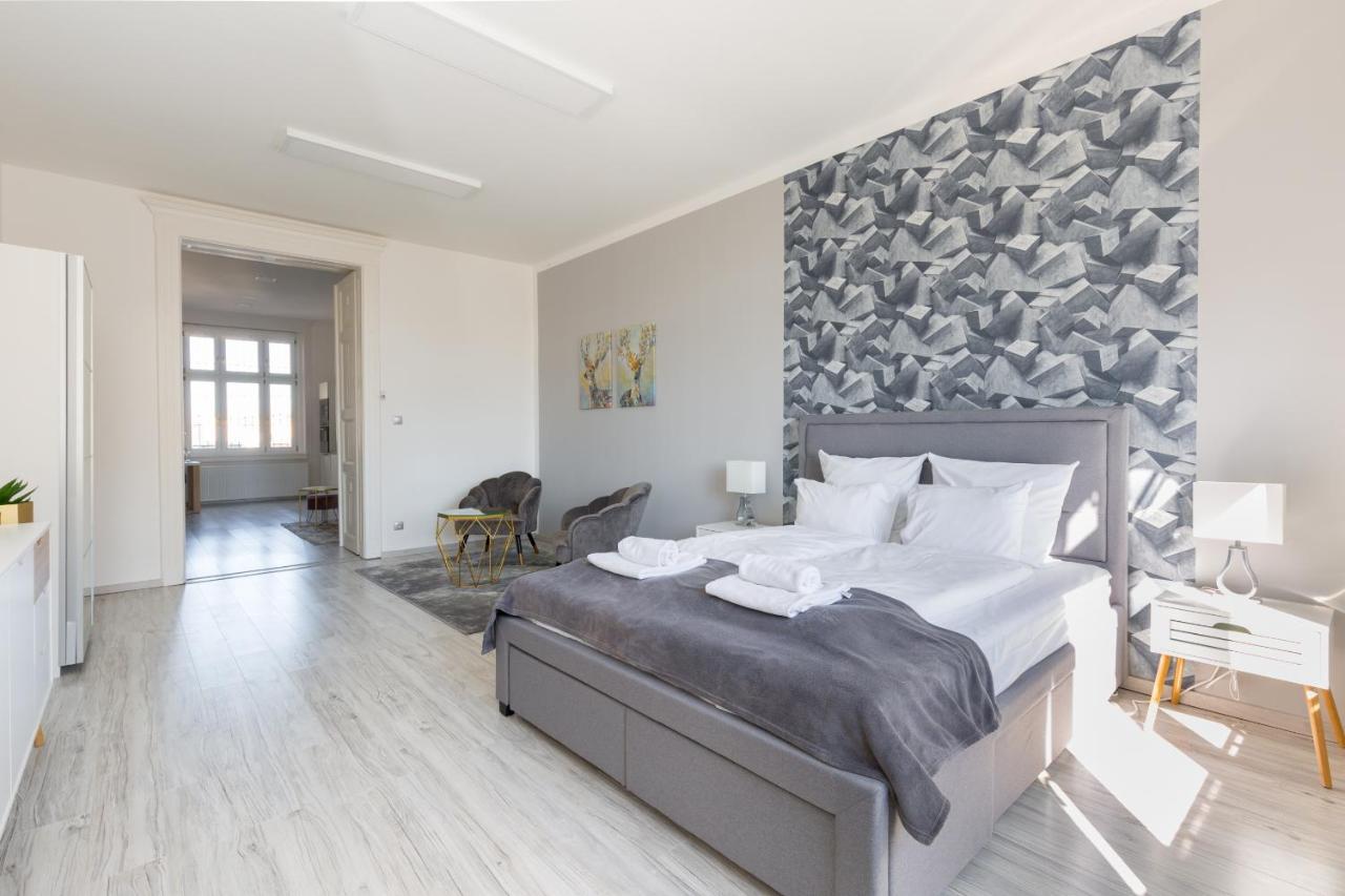 Designer On The Broadway With 2br And Ac Budapeszt