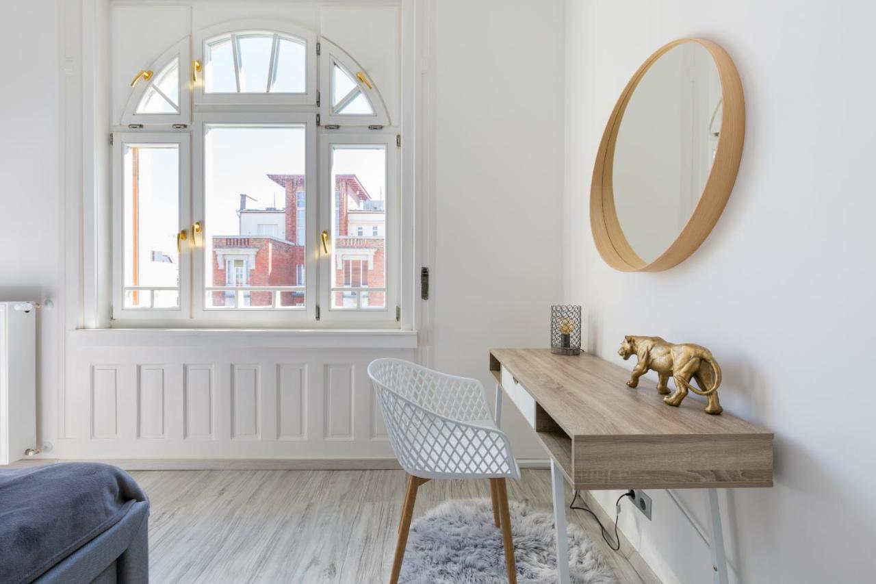 Apartament Designer On The Broadway With 2br And Ac